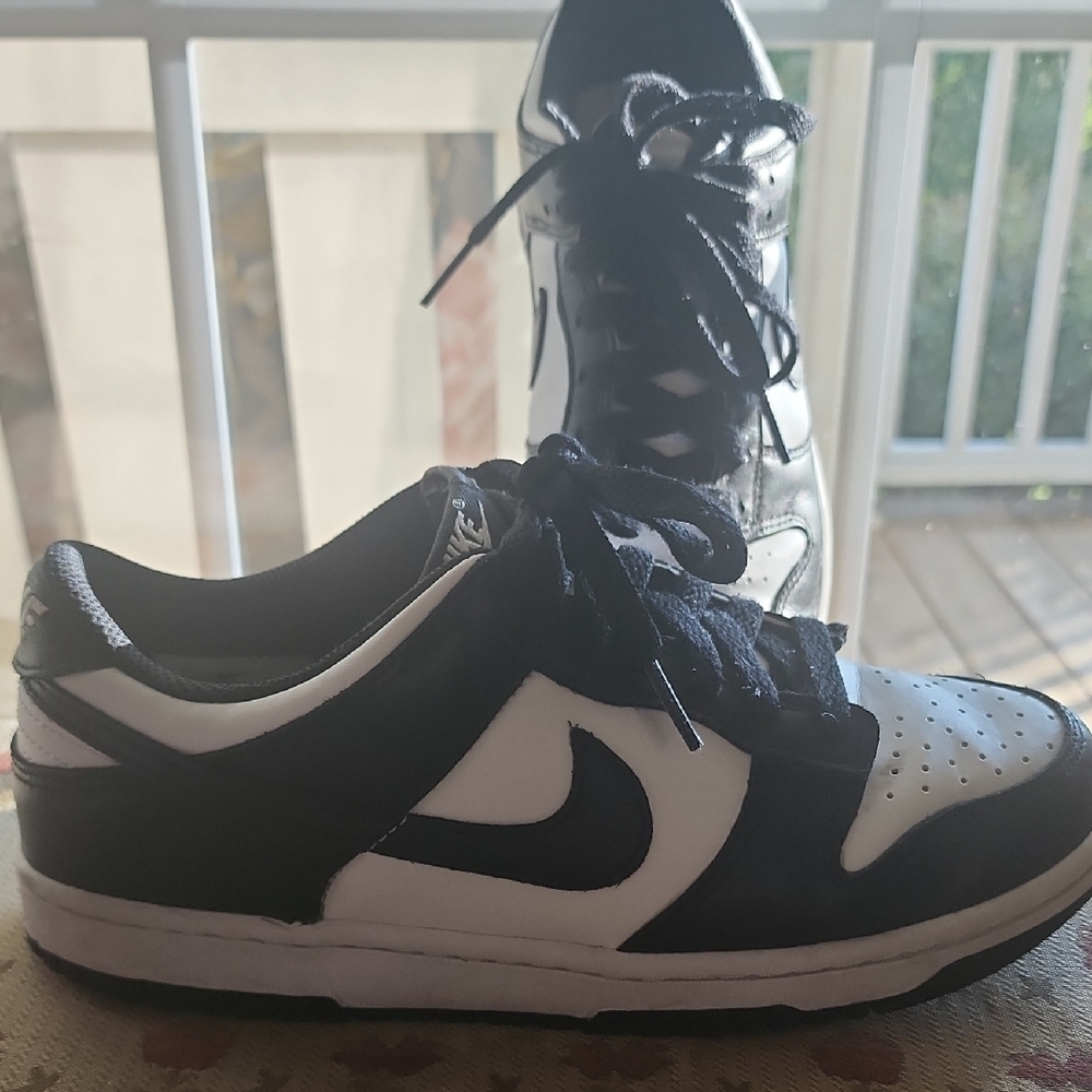 Nike Black and White Dunk Low Shoes - Picture 3 of 7